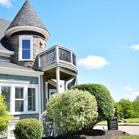 Chateau Queen By Bower Boutique Hotels Moncton Exteriör bild