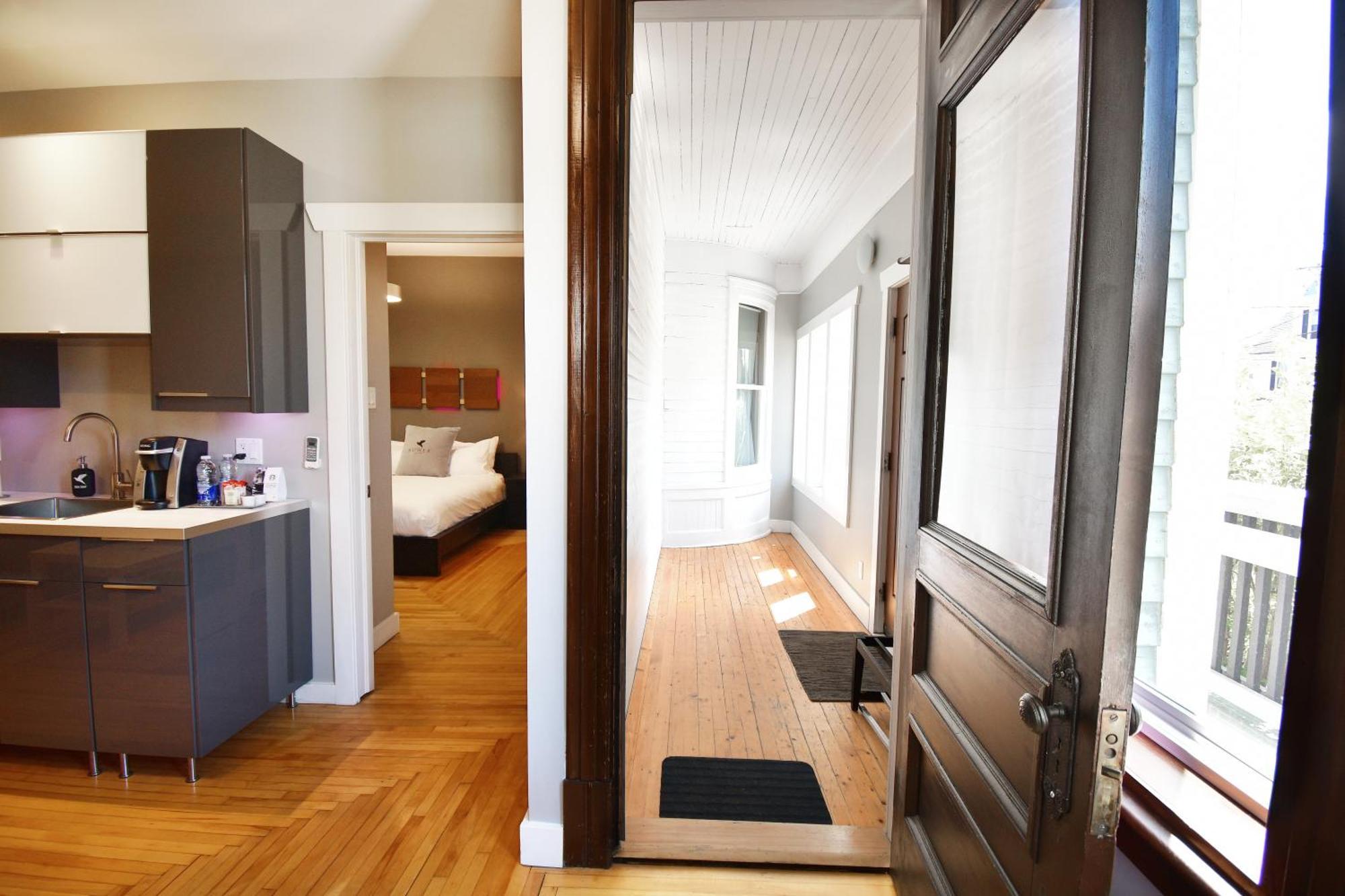 Chateau Queen By Bower Boutique Hotels Moncton Exteriör bild
